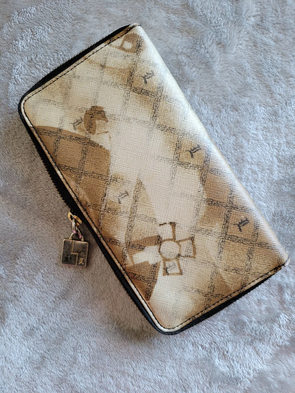 L.A.M.B. Tan and White Signature Zip Wallet - Picture 2 of 5